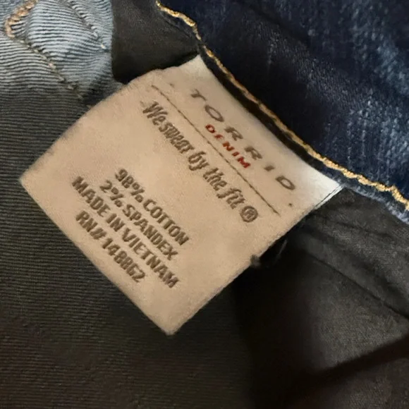 Torrid Dark Blue barely boot Jeans - Picture 3 of 9